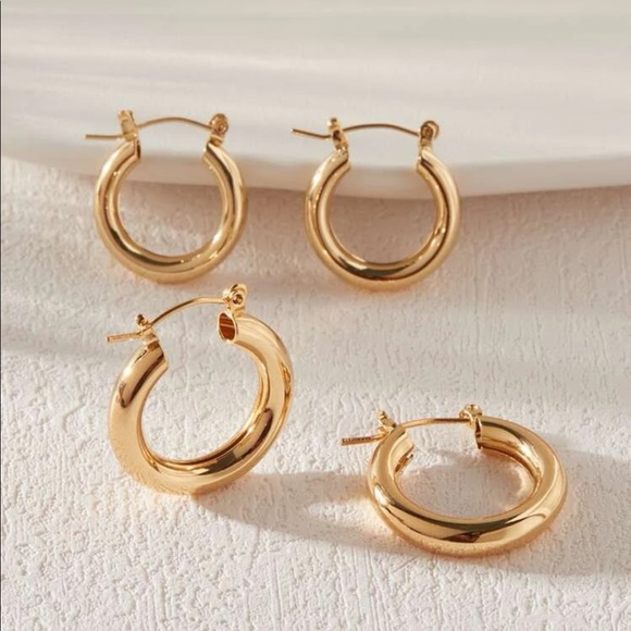 SHEIN - Simple Gold Hoop Earrings - Picture 2 of 6